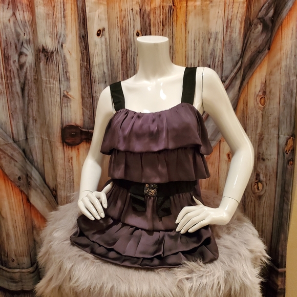 A strapped evening shirt for a fancy occasion. - Picture 1 of 3